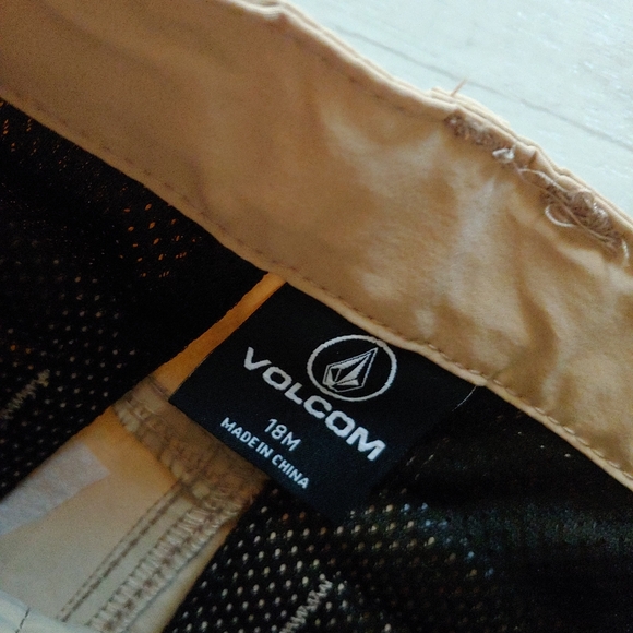 VOLCOM NEW Toddler Pocket Tee & Chino Shorts - Picture 11 of 13